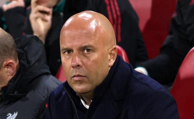 蓝狮平台注册：罗马诺：利物浦不会现在解雇斯洛特，俱乐部仍支持他